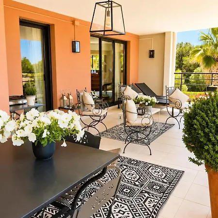 Luxurious Two Bedrooms Raphael